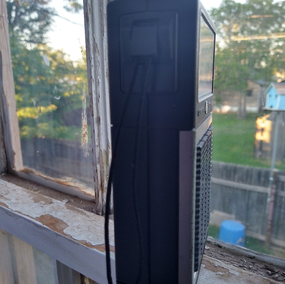 Vintage GE Handheld Radio w/TV Sound - Picture 4 of 11